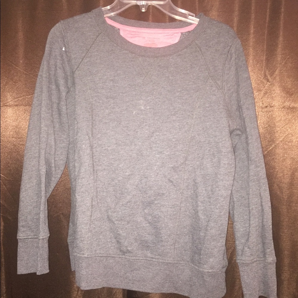 Grey sweater hoodless